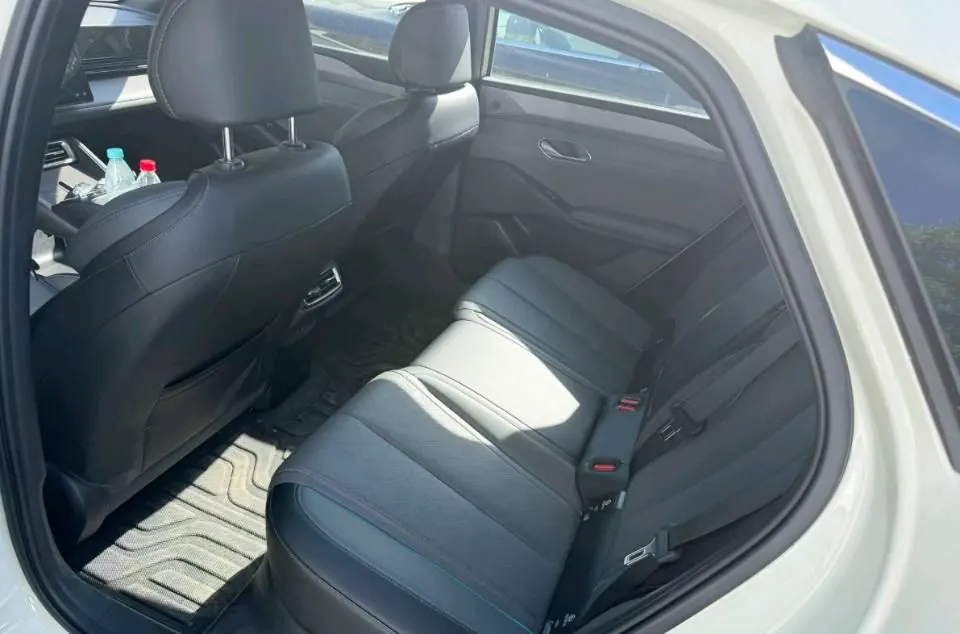 BYD 2025 Qin L EV 545KM cloud chariot type automatic gear 3