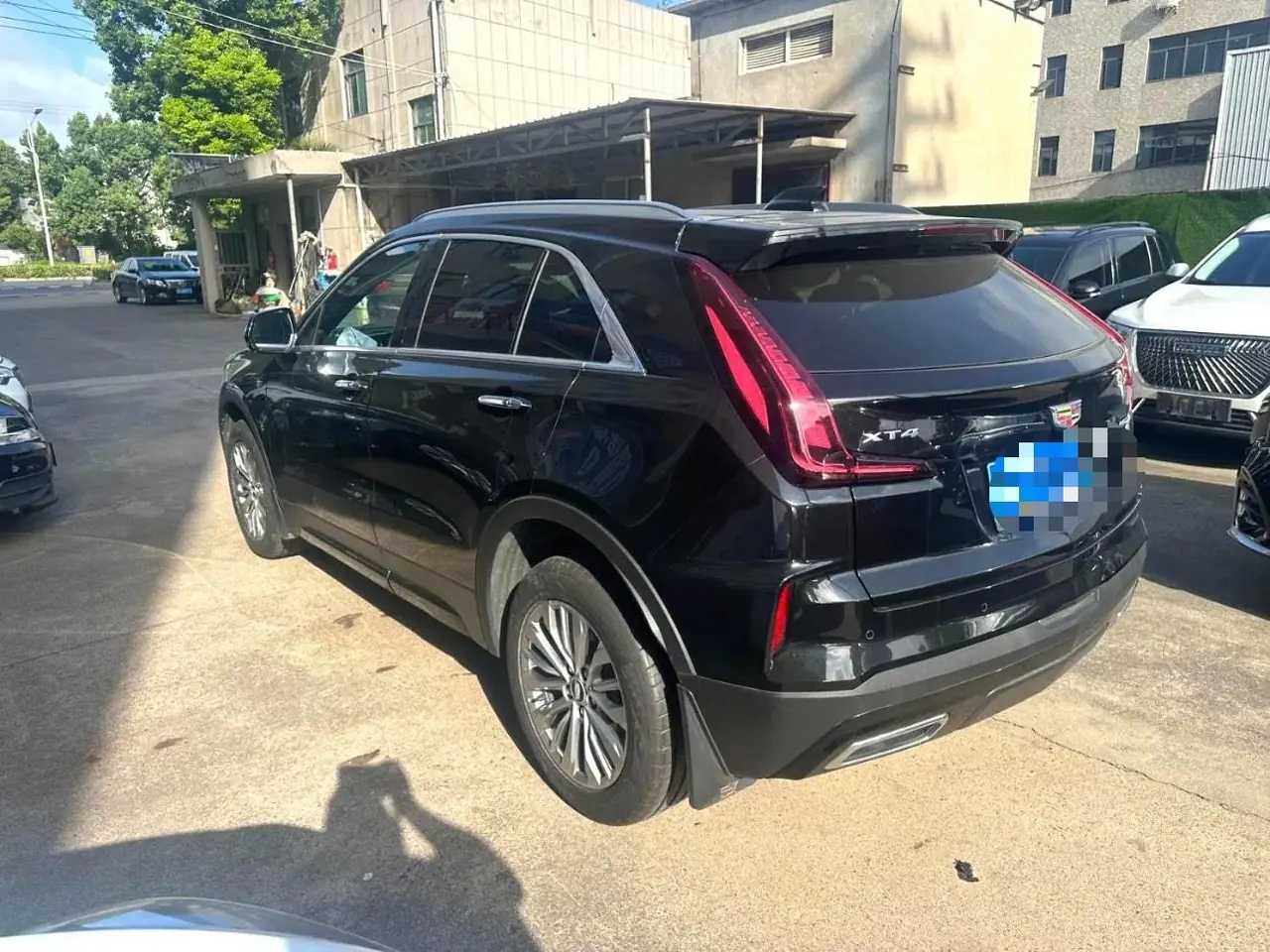 Cadillac 2024 XT4 48V 2.0T 28T Two-Drive Luxury Automatic Gear 4