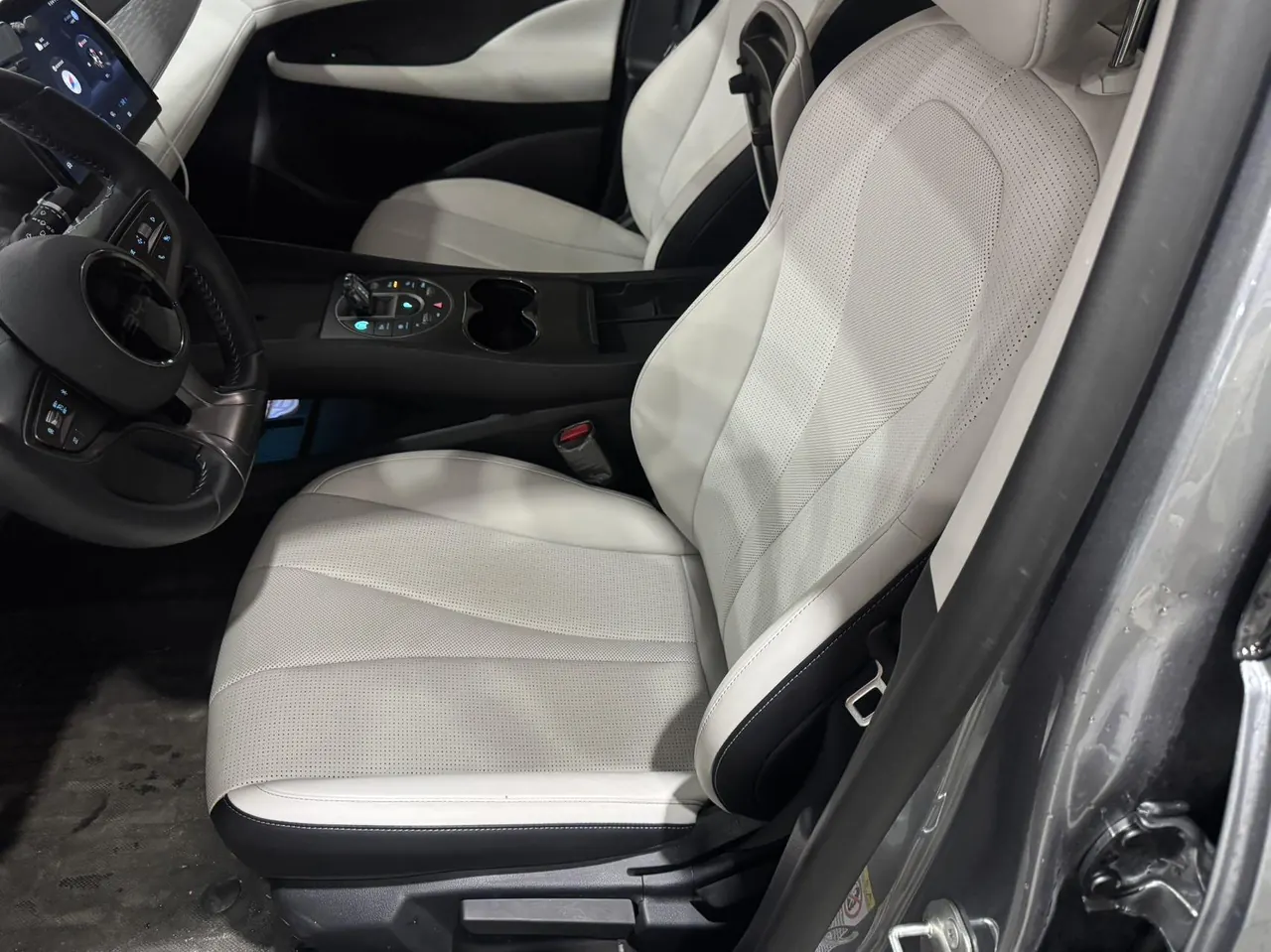 BYD 2025 seals 05 DM-i 1.5 stepless smart driving version 55KM luxury automatic gear 3