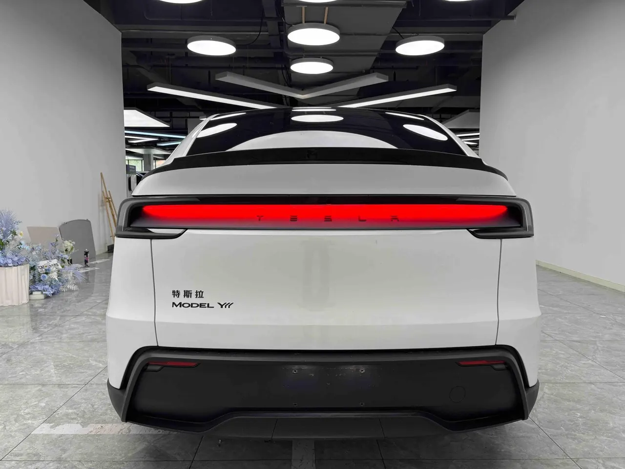 Tesla 2025 Model Y L Long Endurance All-Wheel Drive Automatic Transmission 3