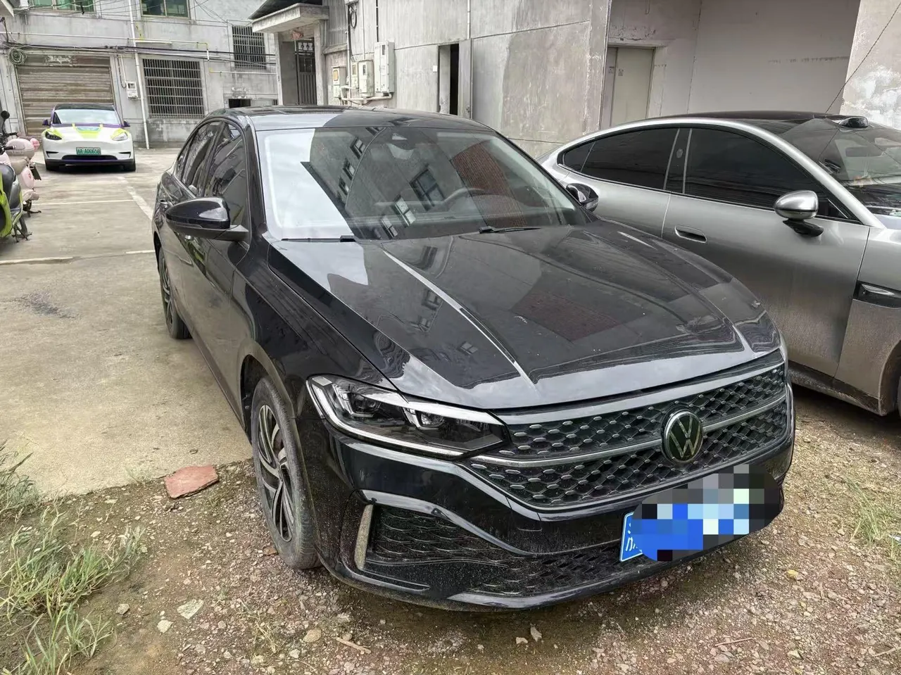 Volkswagen 2024 LaVida 1.5 5 Million Edition Automatic 3