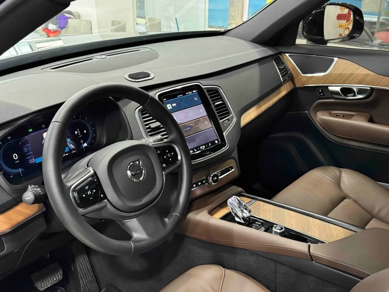 Volvo XC90 (Imported) 2024 XC90 48V 2.0T B5 Zhixing Deluxe Edition 7-seat Automatic Gear 2
