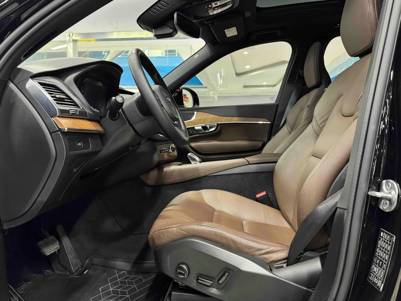 Volvo XC90 (Imported) 2024 XC90 48V 2.0T B5 Zhixing Deluxe Edition 7-seat Automatic Gear 4