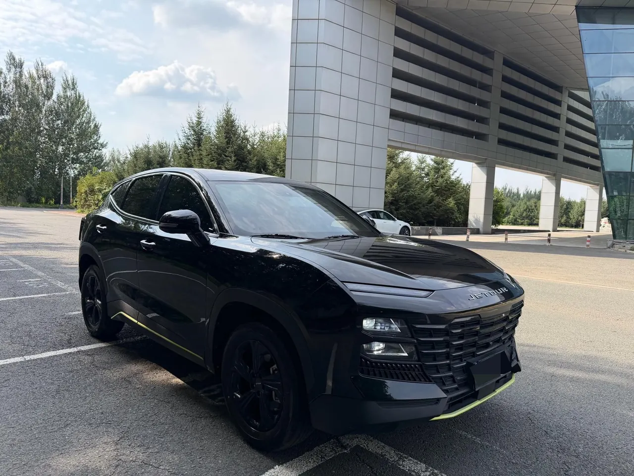 Jetour 2025 Dasheng 1.5T Exceed Edition Automatic Gear 5