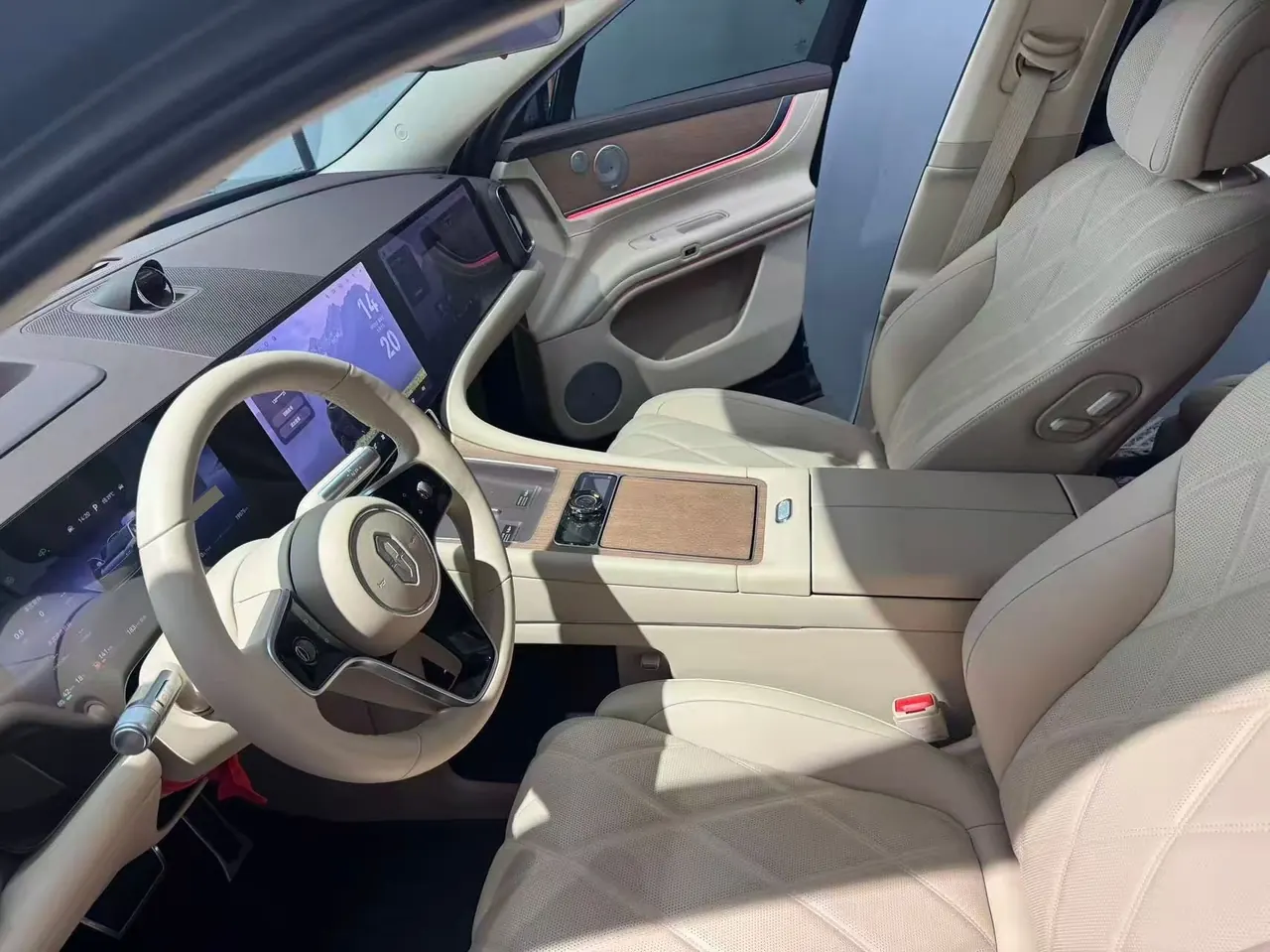 AITO 2025 AITO M9 extended range Ultra version 52kWh6 seat version automatic gear 3