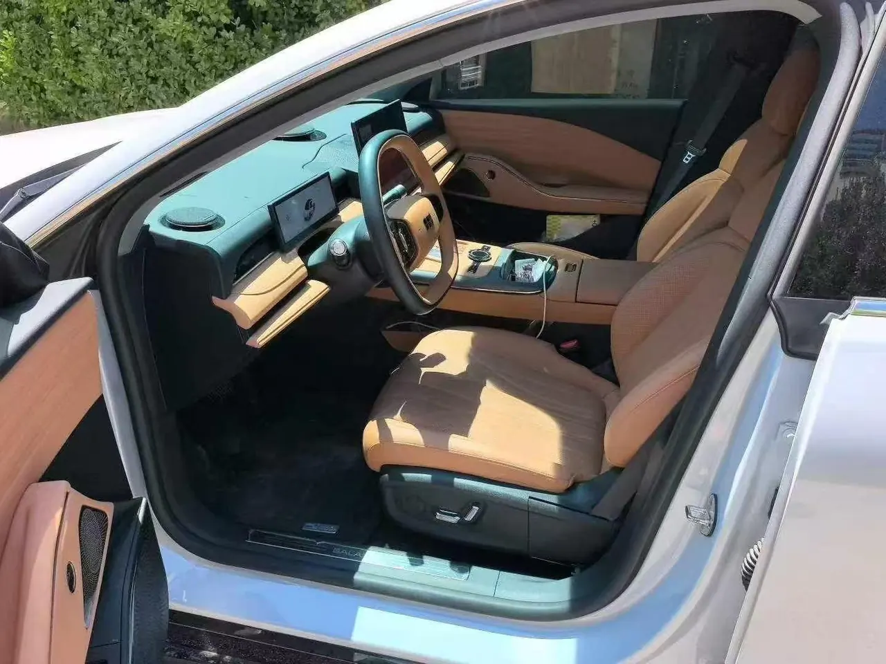 Geely Galaxy 2025 Xingyao 8 EM-i 1.5 130km Premium Edition Automatic Gear 3