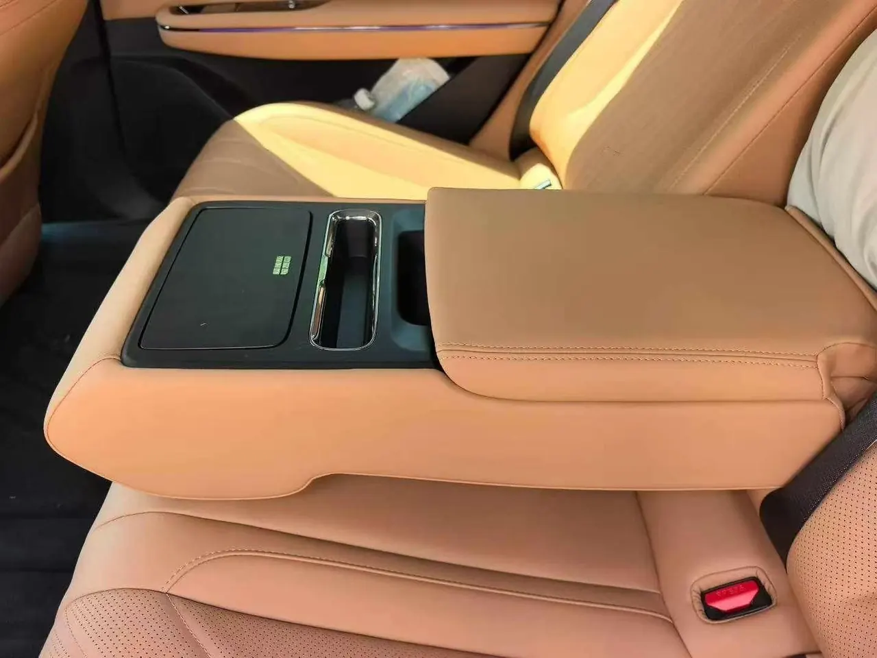 Geely Galaxy 2025 Xingyao 8 EM-i 1.5 130km Premium Edition Automatic Gear 5
