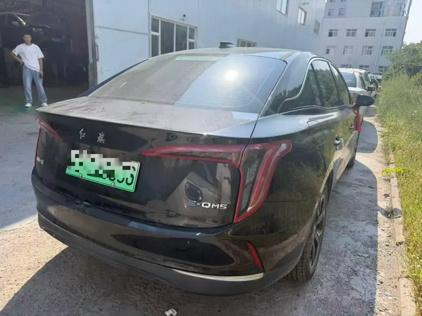 HongQi 2021 E-QM5 charging T3 version automatic gear 6