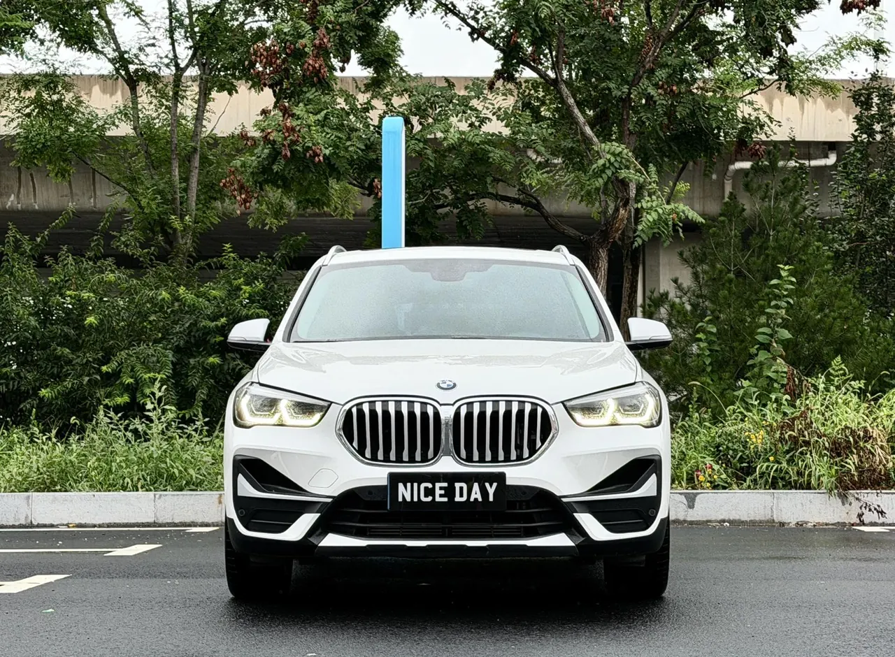 BMW 2022 X1 sDrive20Li 1.5T exclusive automatic gear 2