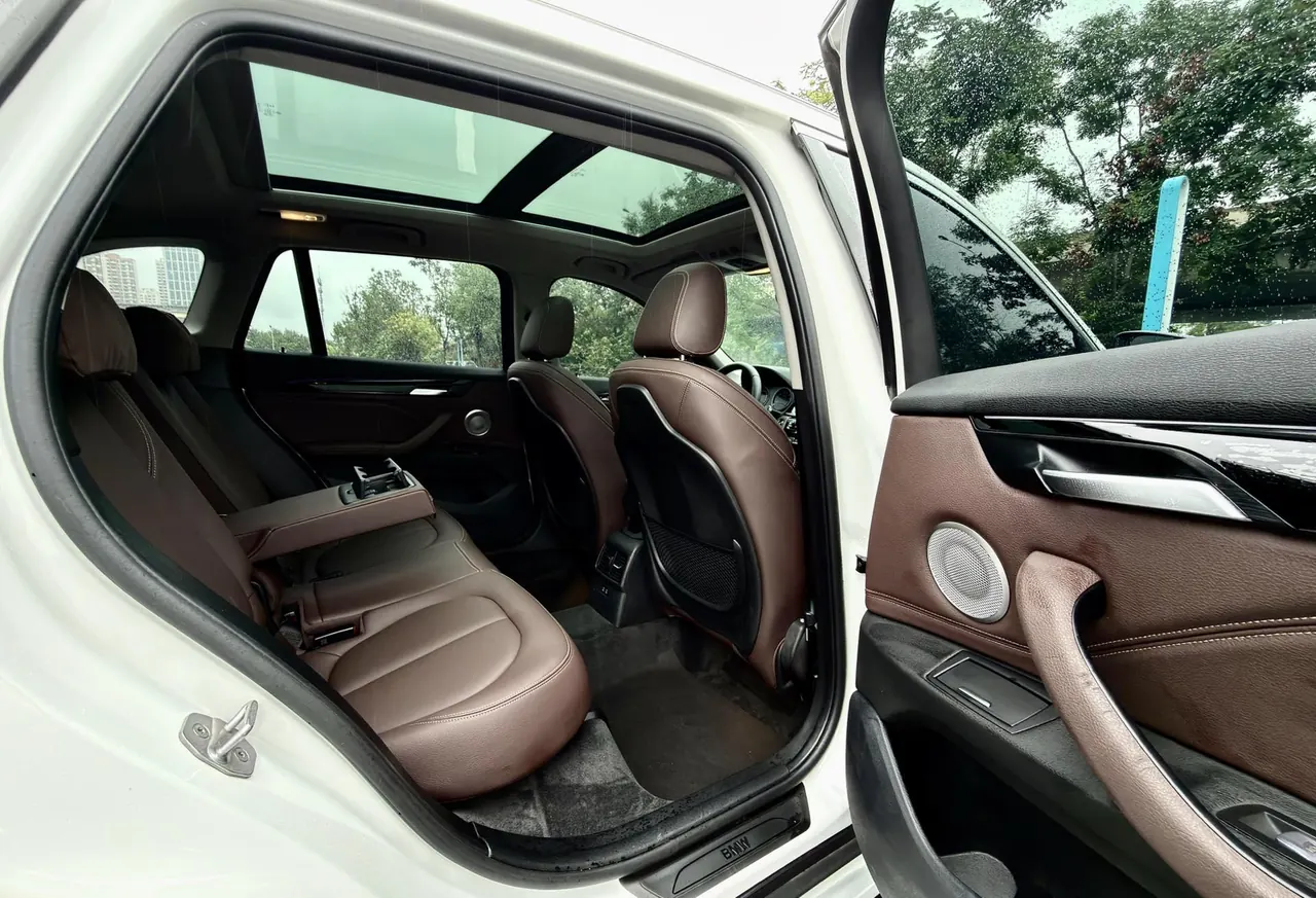 BMW 2022 X1 sDrive20Li 1.5T exclusive automatic gear 7
