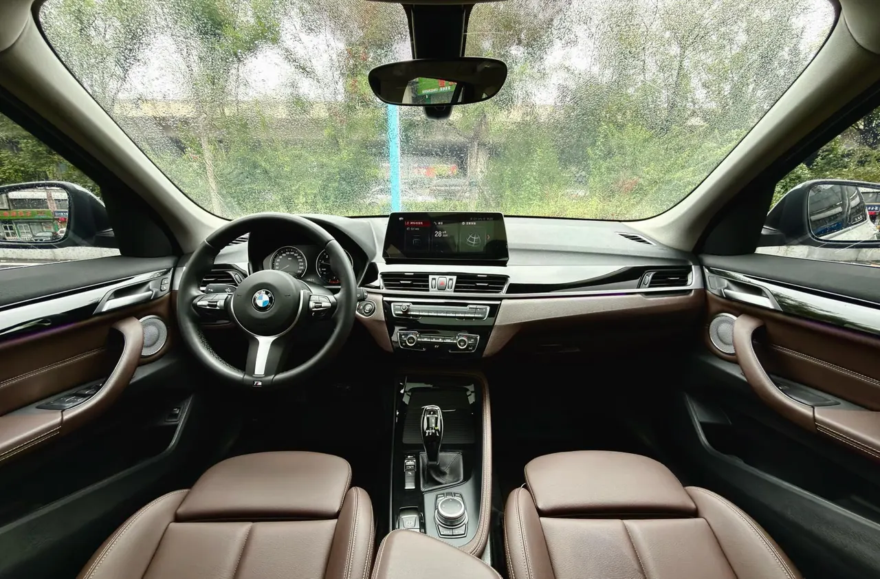 BMW 2022 X1 sDrive20Li 1.5T exclusive automatic gear 9