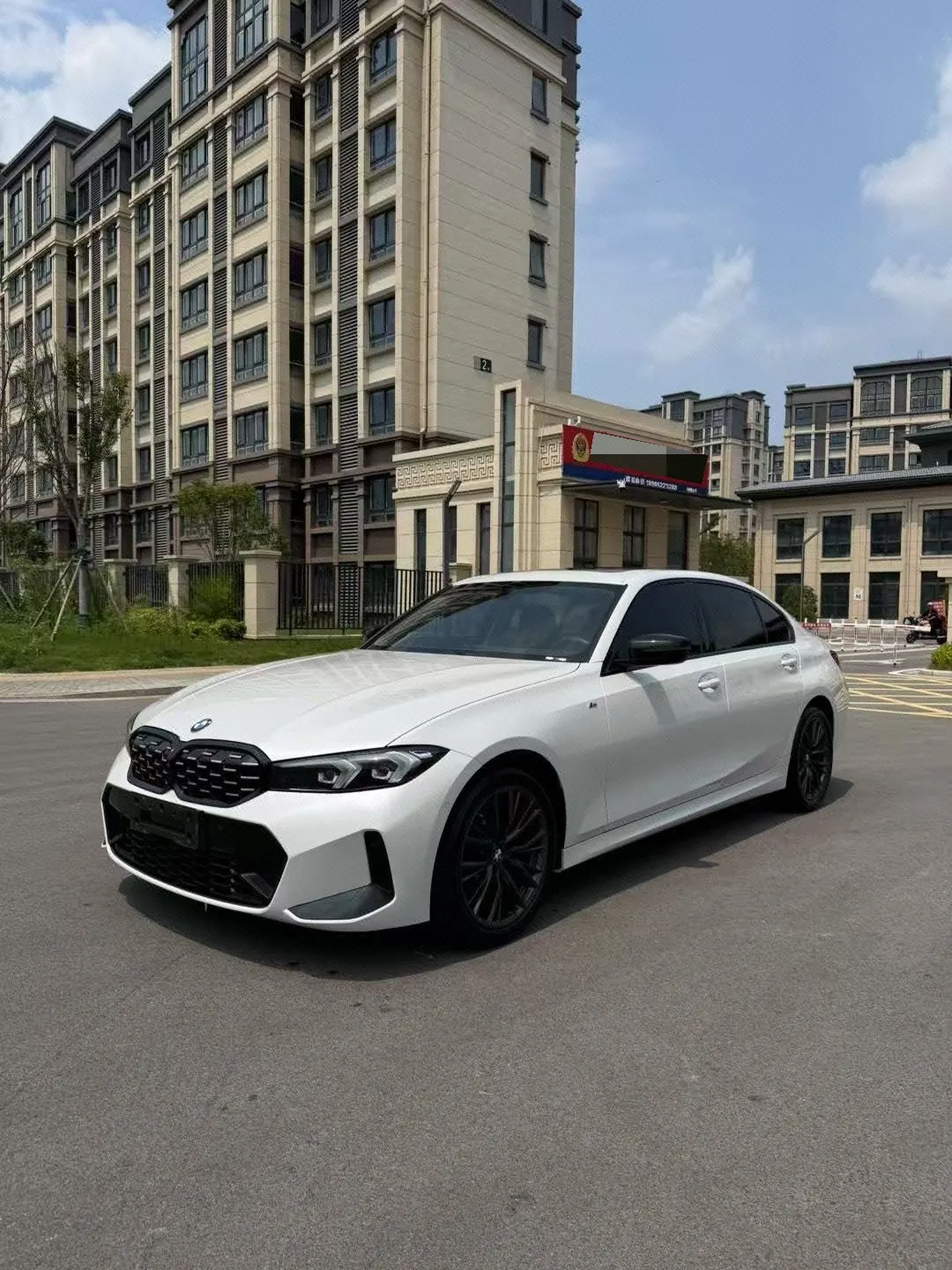 Open image lightbox: BMW 3 Series 2024 325Li 2.0T M Sports Obsidian Night Suit Automatic Gear