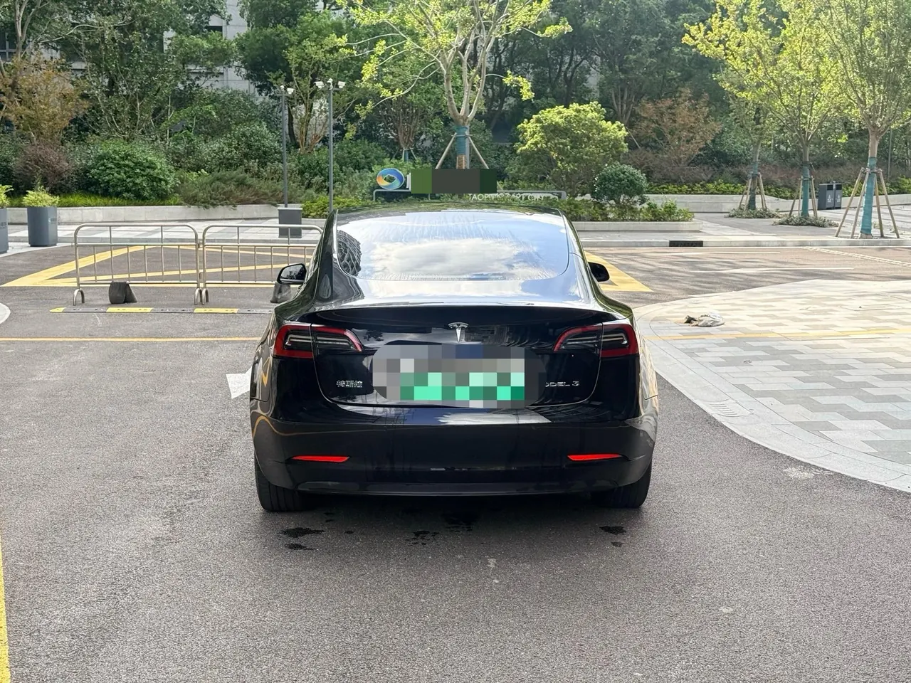 Tesla 2022 Model 3 rear-wheel drive version of automatic transmission 8