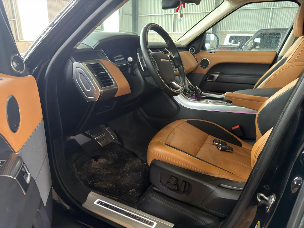 Land Rover Range Rover Sport Edition (Imported) 2022 Range Rover Sport Edition 48V 3.0T L6 Yao Black Edition Automatic Gear 3