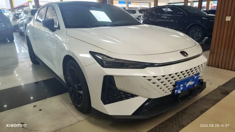 ChangAn 2024 UNI-V 1.5T Prestige Automatic 2