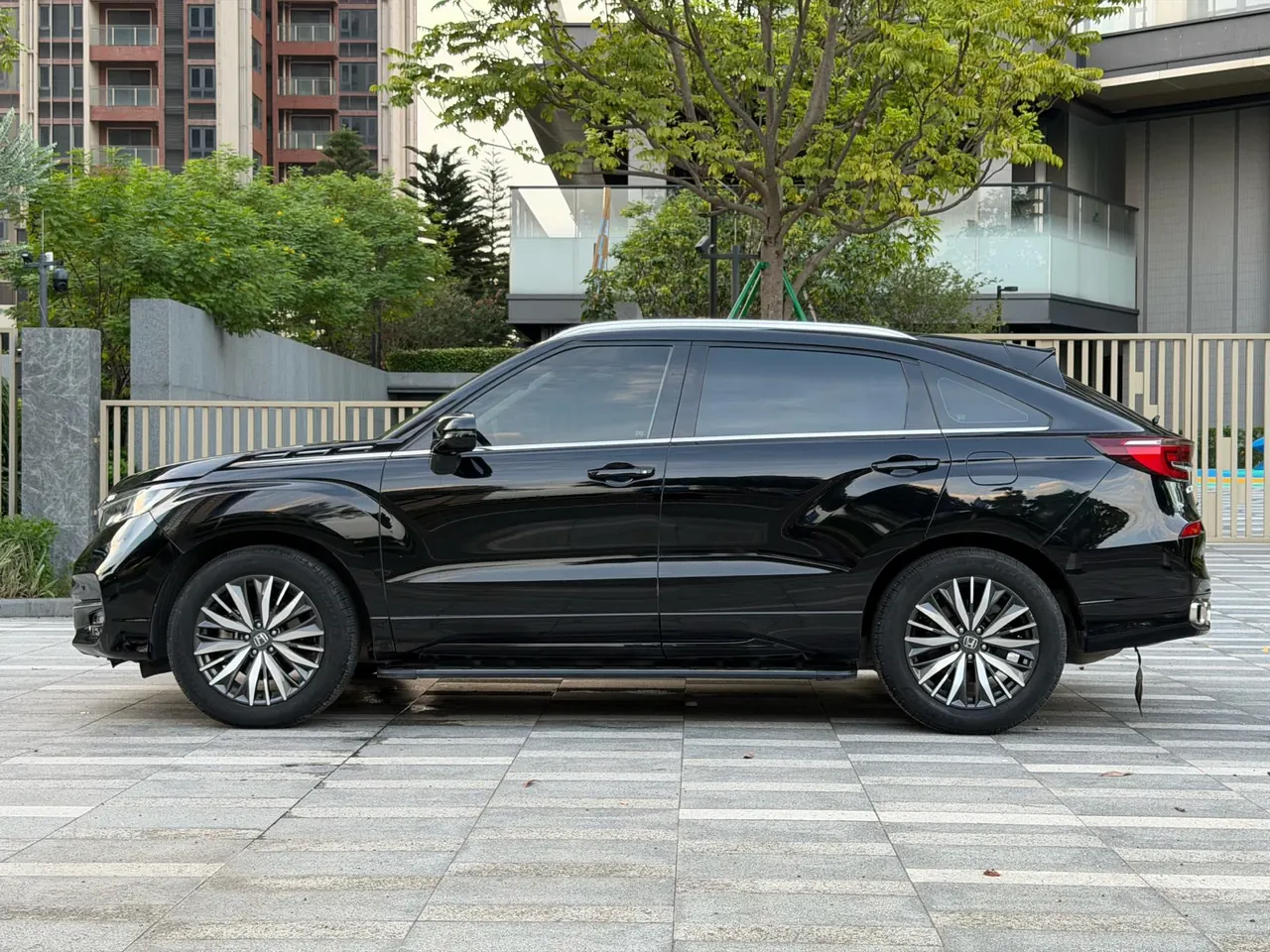 Honda 2020 Crown Road 2.0T 370TURBO Two-Drive Deluxe Automatic Gear 5