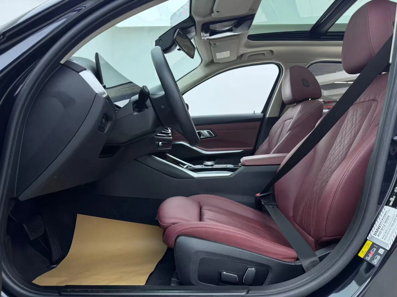 Open image lightbox: BMW 2024 i3 eDrive 35 L automatic gear