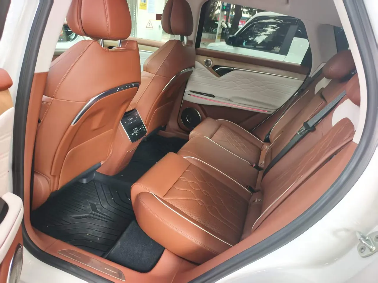 Voyah 2024 FREE Super Long Endurance Smart Driving Edition Automatic Gear 3