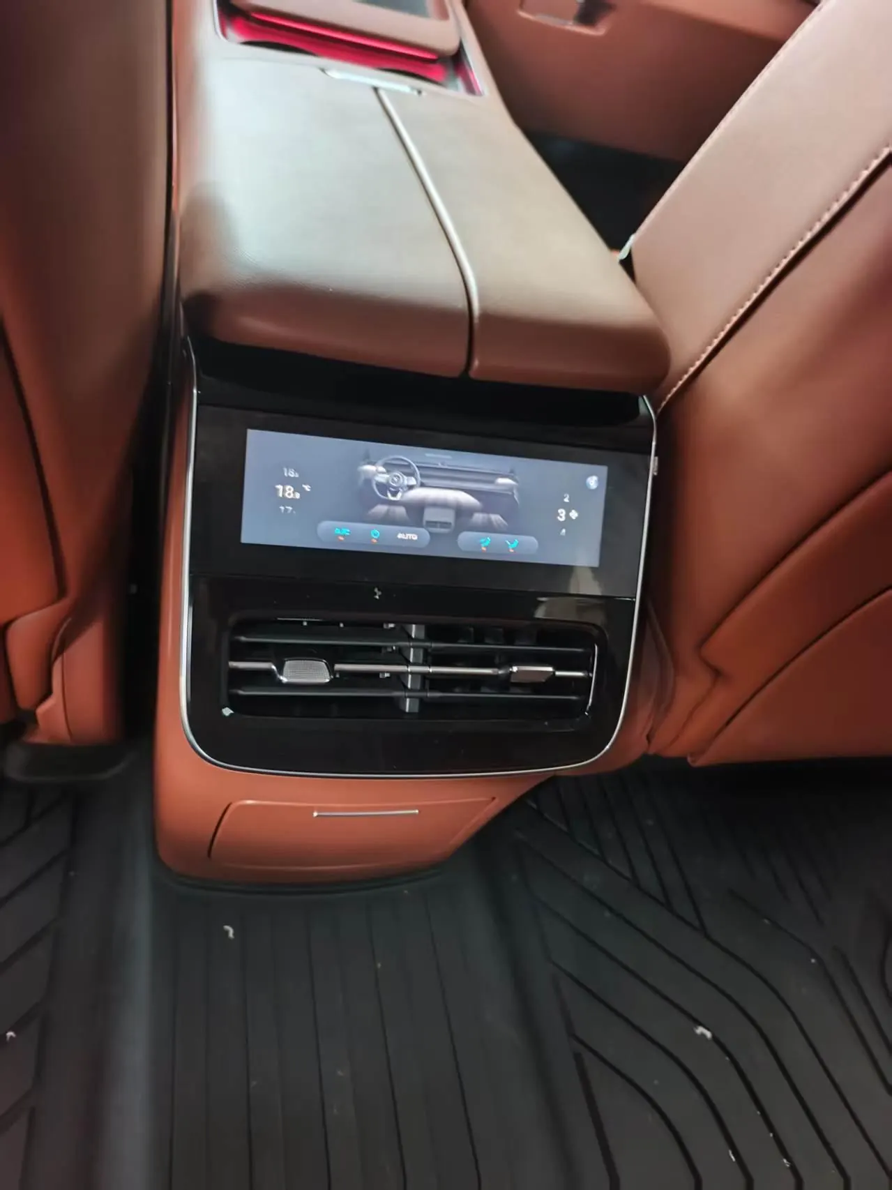 Voyah 2024 FREE Super Long Endurance Smart Driving Edition Automatic Gear 5
