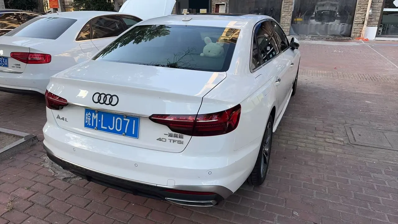 Open image lightbox: Audi 2020 A4L 2.0TFSI 40TFSI Deluxe Dynamic Automatic