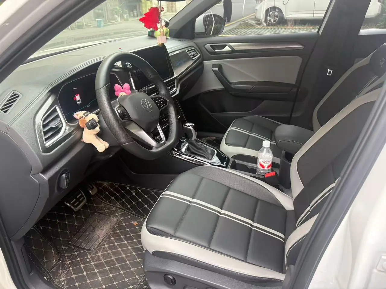 Volkswagen 2023 Tange 1.5TSI 300TSI Two-Drive Chen Guang Edition Automatic Gear 4
