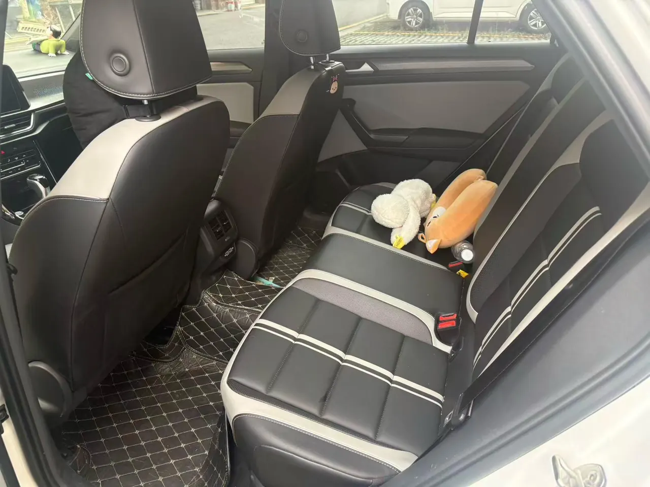 Volkswagen 2023 Tange 1.5TSI 300TSI Two-Drive Chen Guang Edition Automatic Gear 5