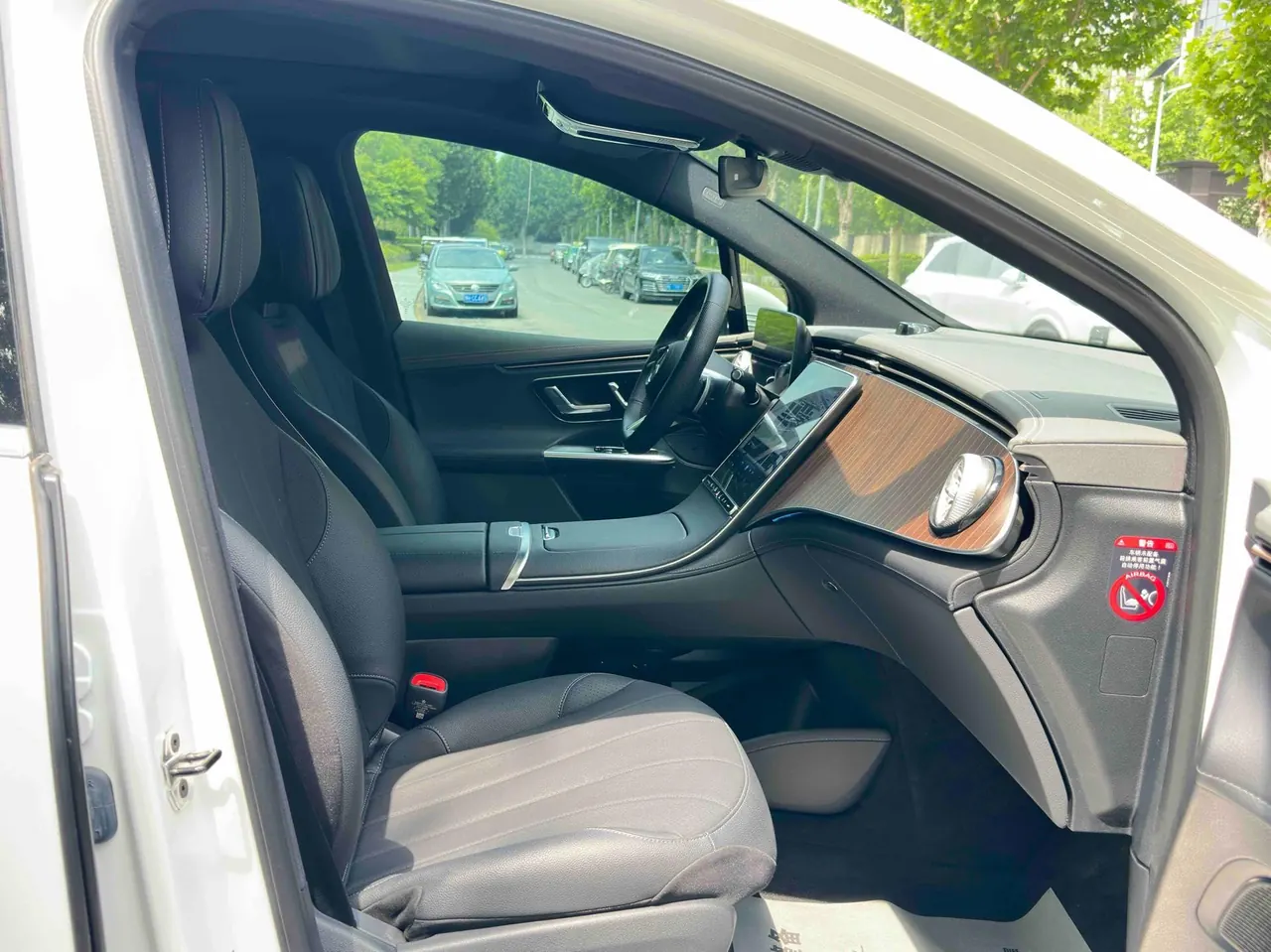 Mercedes Benz 2024 EQE SUV 500 4MATIC EQE SUV 500 4MATIC Pioneer Edition Automatic 4