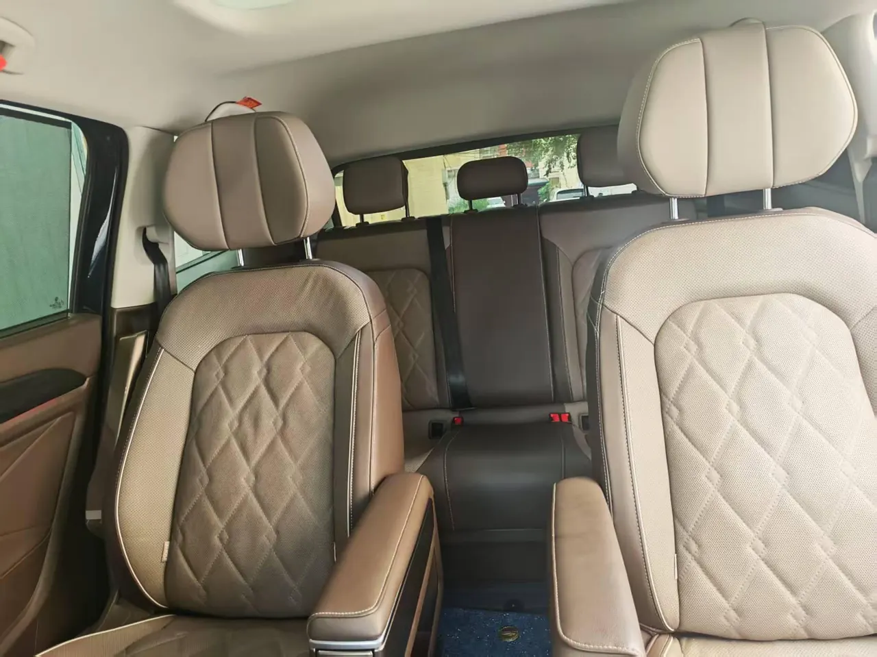 Volkswagen 2023 Wei (Viloran) 2.0TSI 380TSI Premium Edition Automatic Gear 4