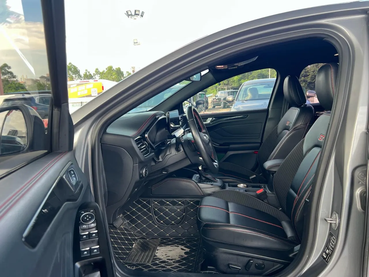 Ford 2022 Fox-hatchback 1.5T EcoBoost 180 ST Line Automatic 4