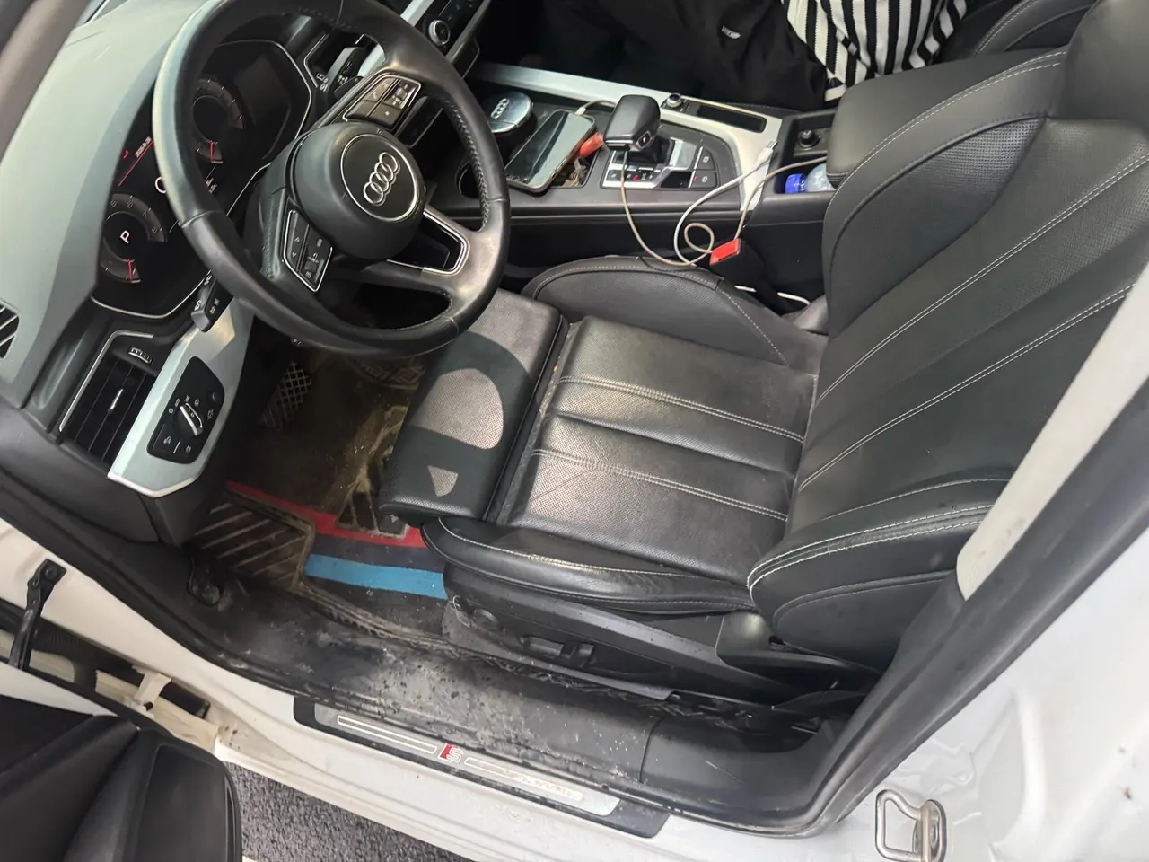 Audi 2020 A4L 2.0TFSI 40TFSI Fashion Dynamic Automatic 2