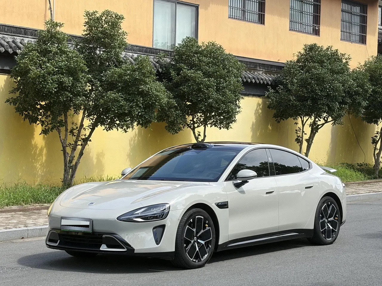 打开图片灯箱:MI 2024 SU 7 830km Rear Drive Ultra Long Endurance High-end Smart Drive Pro Edition Automatic Gear