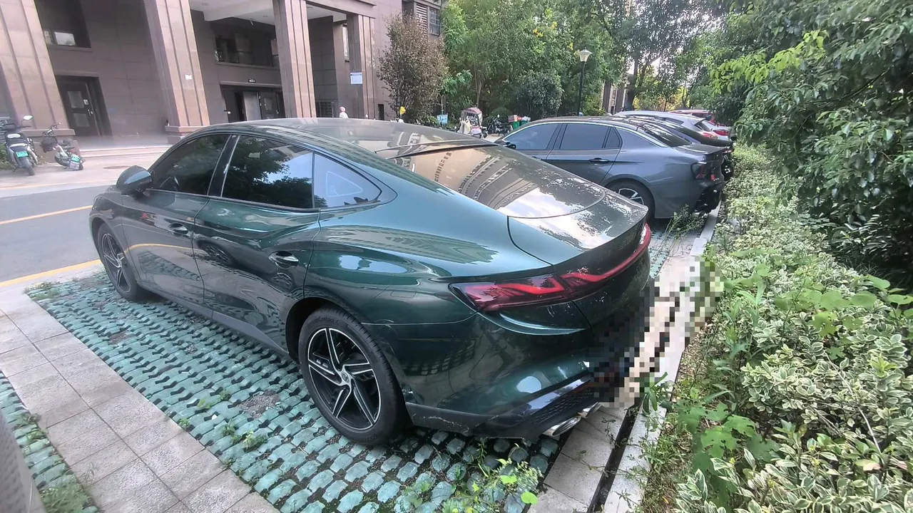 MG 2023 MG7 1.5T to US Deluxe Edition Automatic Gear 3