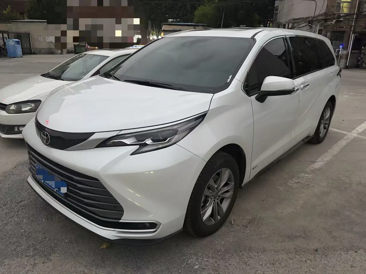 Open image lightbox: Toyota 2024 Sana 2.5 Stepless Four-wheel Drive Deluxe Edition Automatic Transmission