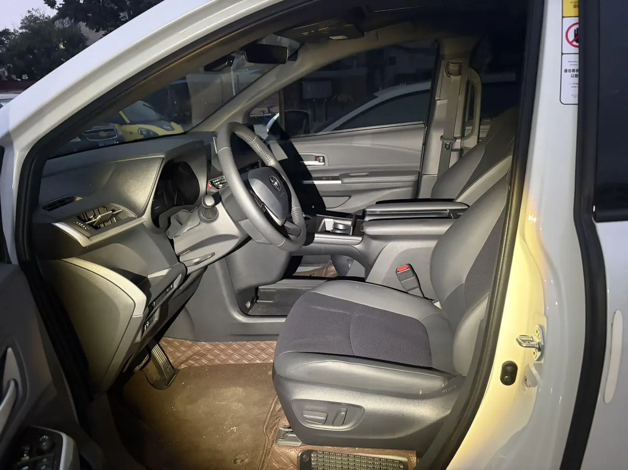 Toyota 2024 Sana 2.5 Stepless Four-wheel Drive Deluxe Edition Automatic Transmission 2