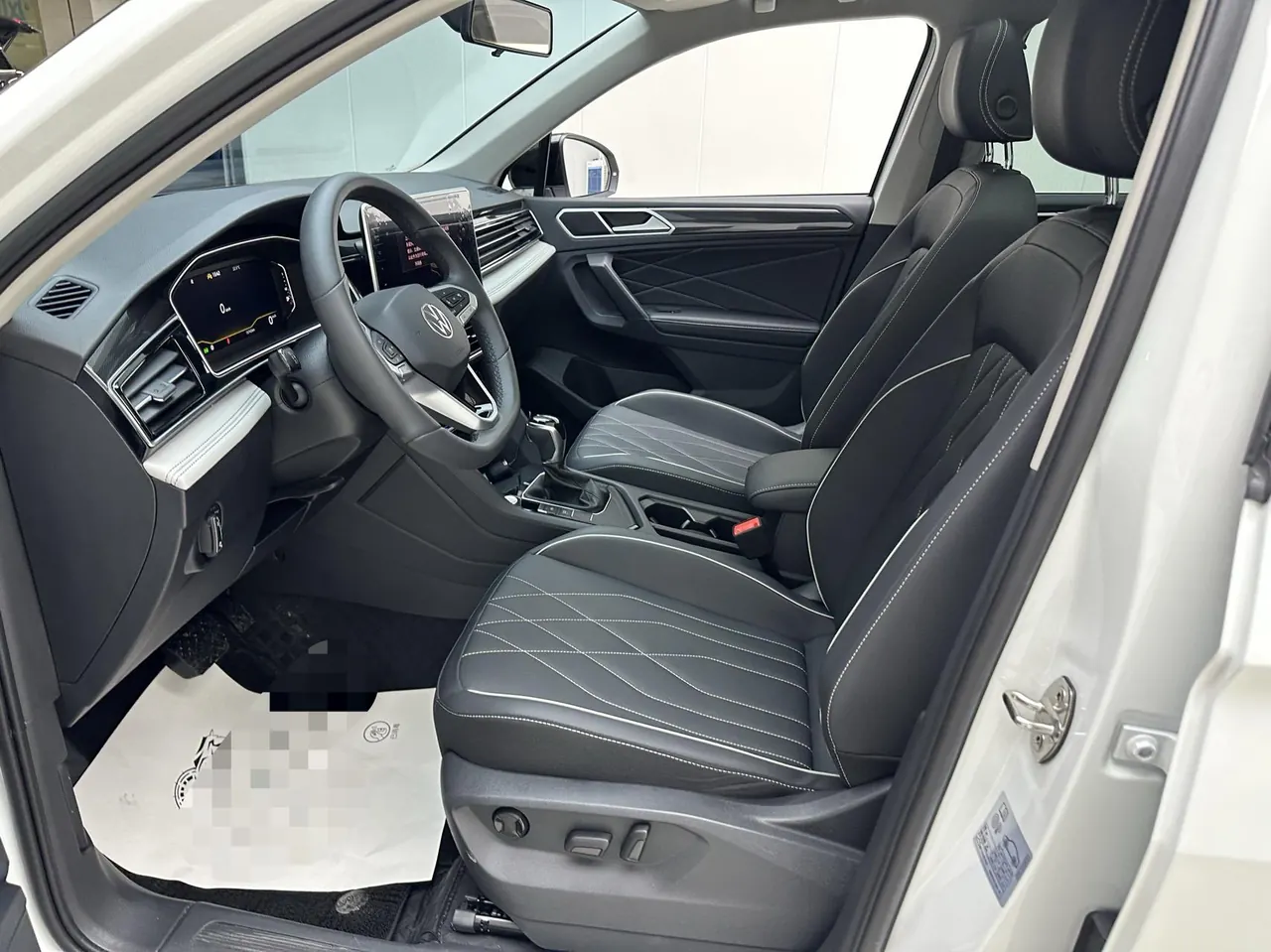 Volkswagen 2024 Tiguan L 1.5TSI 300TSI Two‑Wheel‑Drive Longteng Edition Automatic Transmission 3