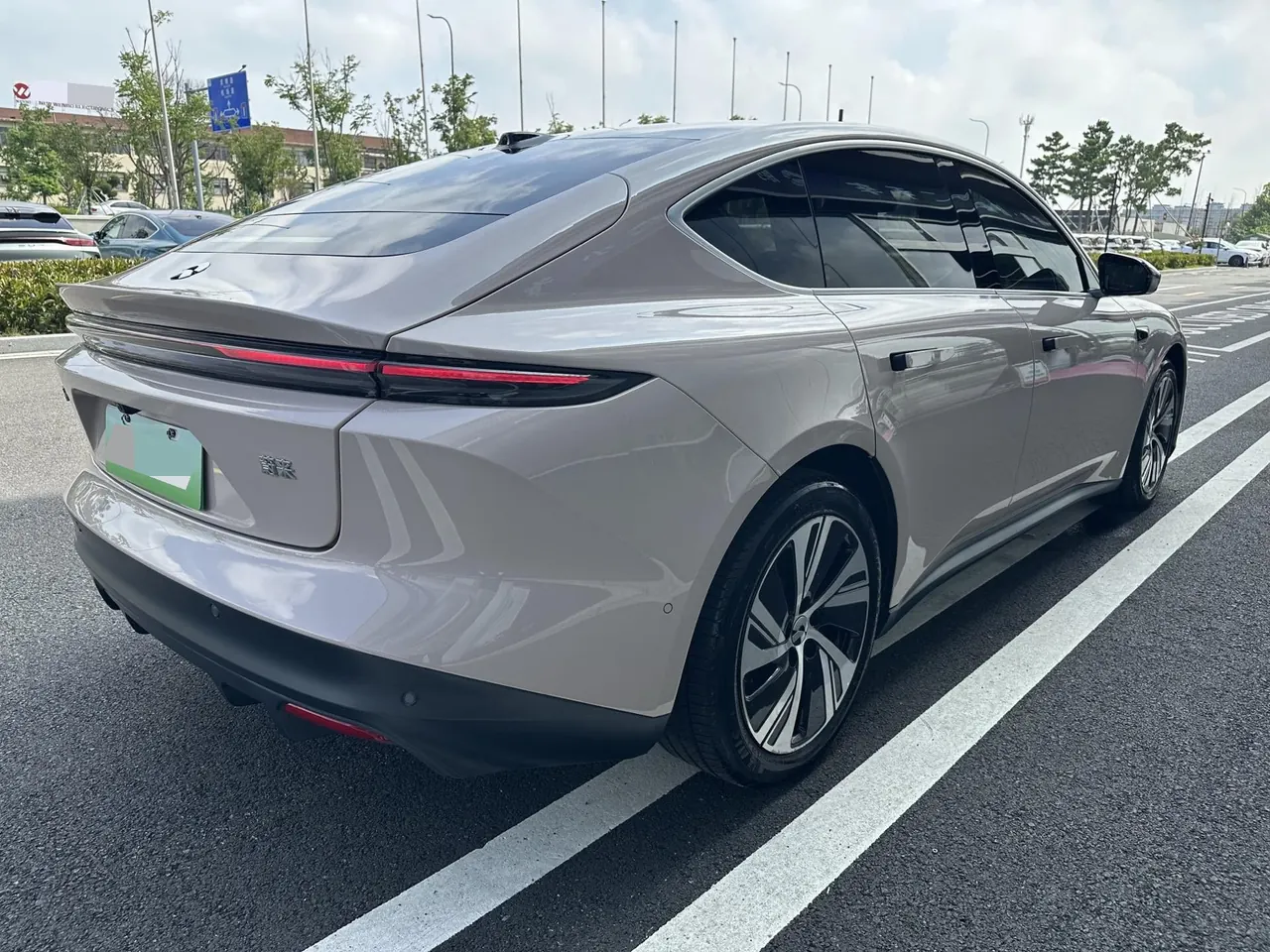 NIO 2024 ET5 75kWh automatic gear 5