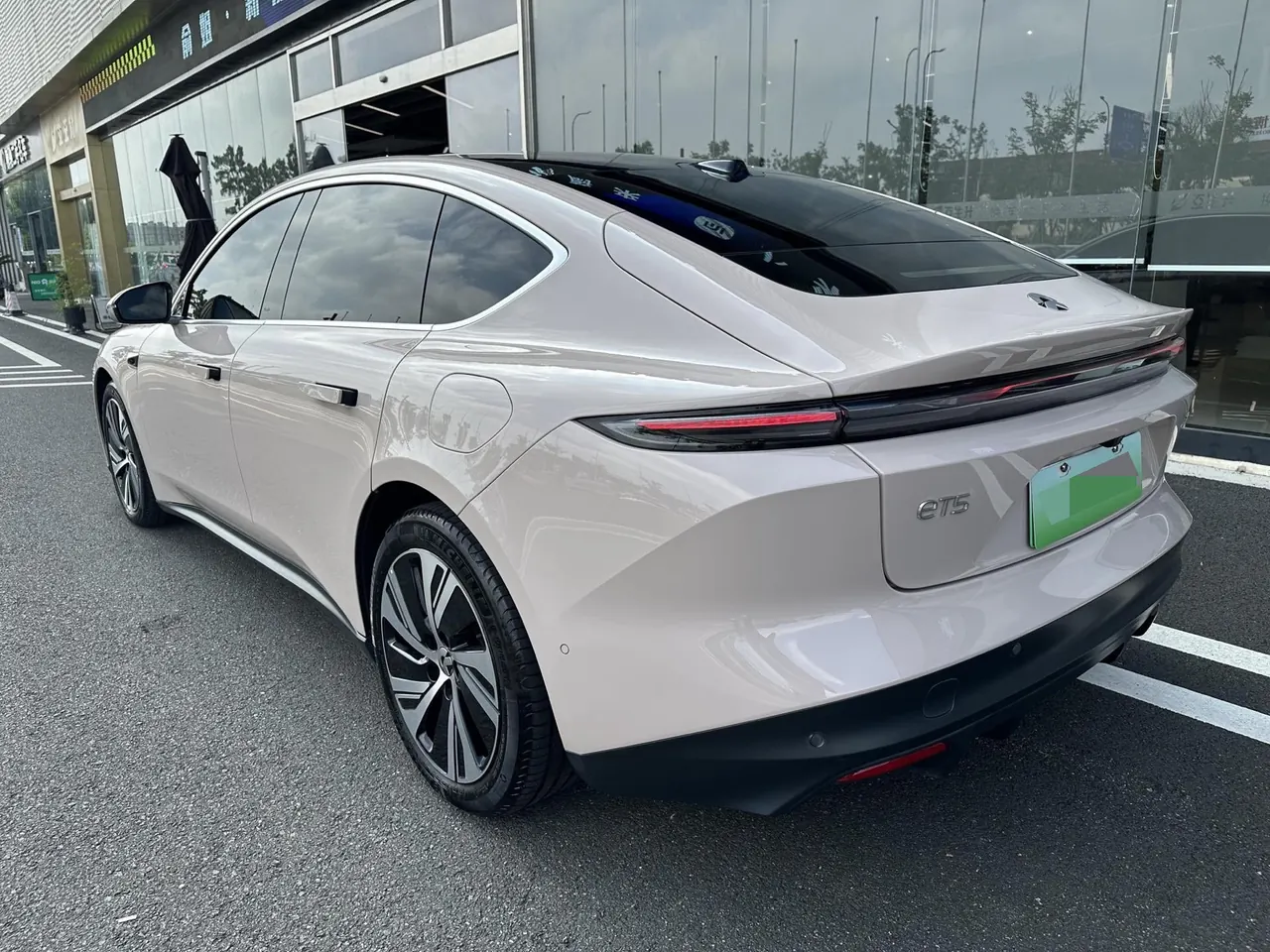 NIO 2024 ET5 75kWh automatic gear 7