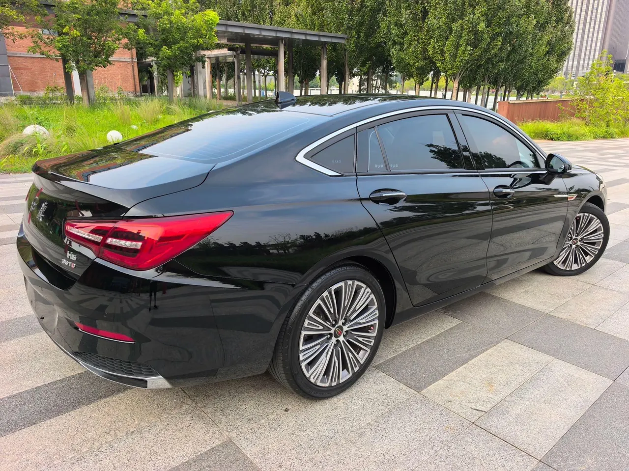 HongQi 2020 H5 1.8TD Zhilian Flag Edition Automatic Gear 4