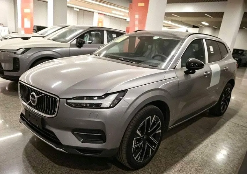 Open image lightbox: Volvo 2026 XC70 1.5T 4-wheel drive long endurance Plus automatic gear