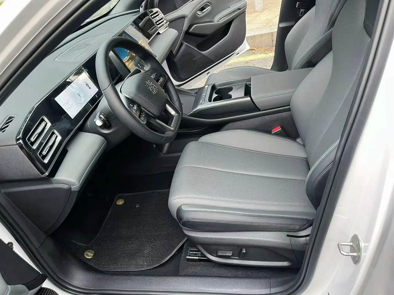 BYD 2026 Qin L DM-i 1.5 stepless 128KM leading automatic gear 4