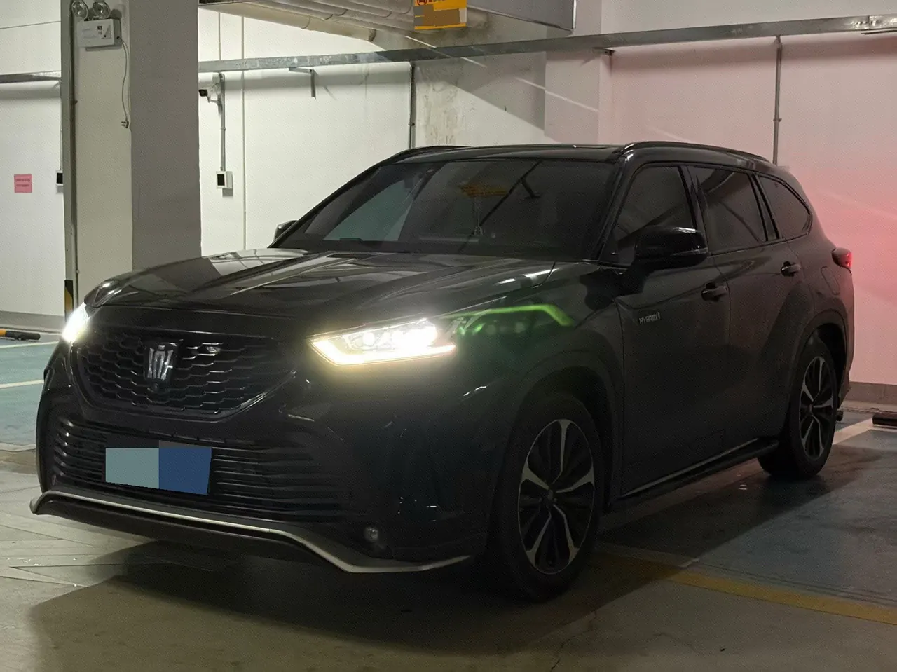 Open image lightbox: Toyota 2023 Crown Land Release 2.5 Stepless Four-wheel Drive Premium Edition Automatic Gear
