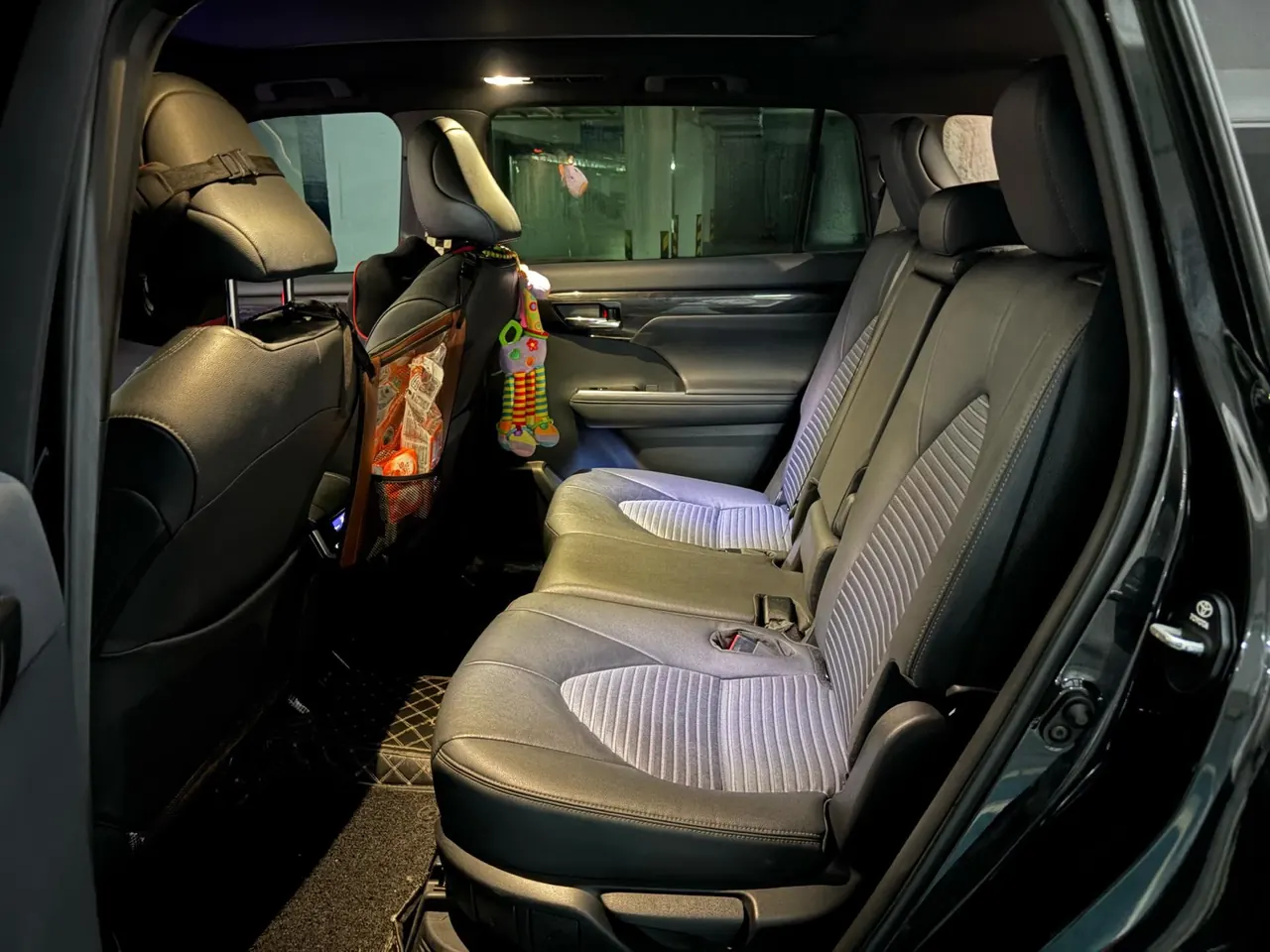 Toyota 2023 Crown Land Release 2.5 Stepless Four-wheel Drive Premium Edition Automatic Gear 5
