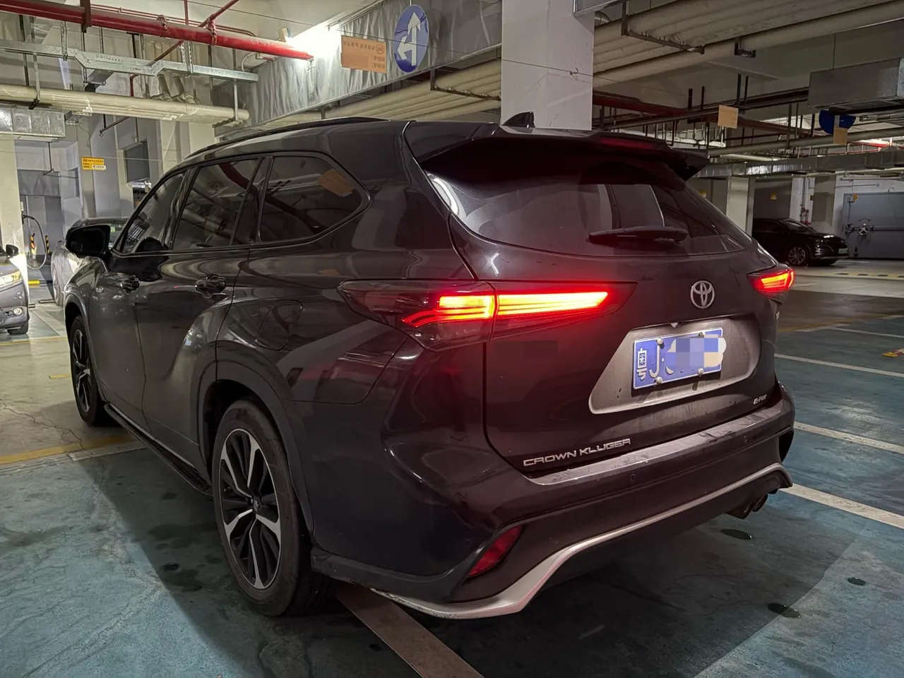 Toyota 2023 Crown Land Release 2.5 Stepless Four-wheel Drive Premium Edition Automatic Gear 7