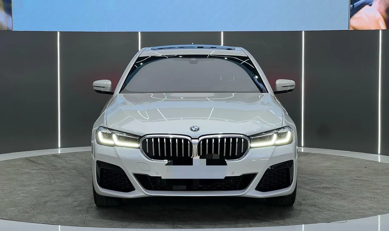 BMW 5 Series 2023 530Li 2.0T Leading M Sports Suit Automatic Gear 2