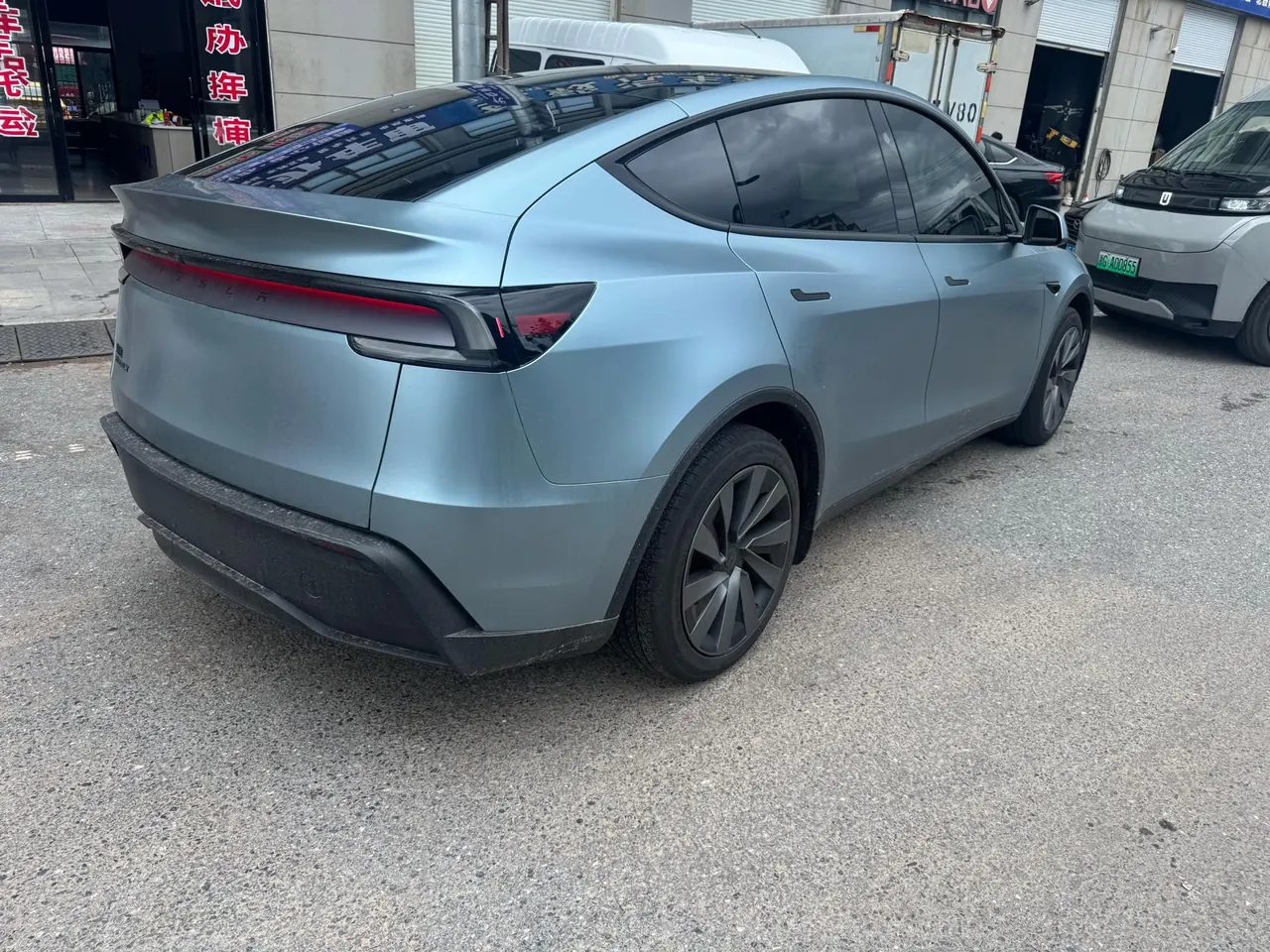 Tesla 2026 Model Y Rear-Wheel-Drive Automatic 4