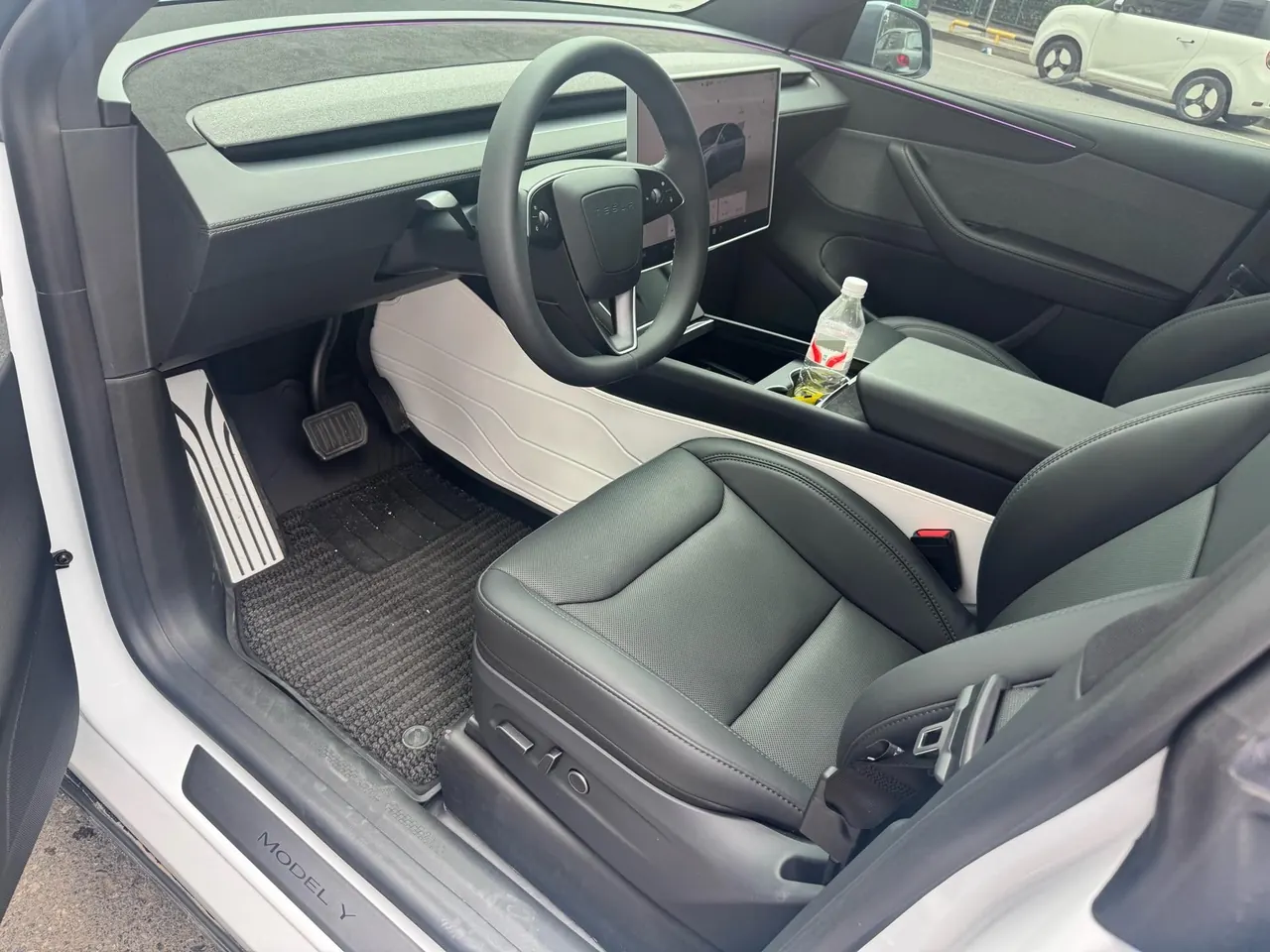 Tesla 2026 Model Y Rear-Wheel-Drive Automatic 9
