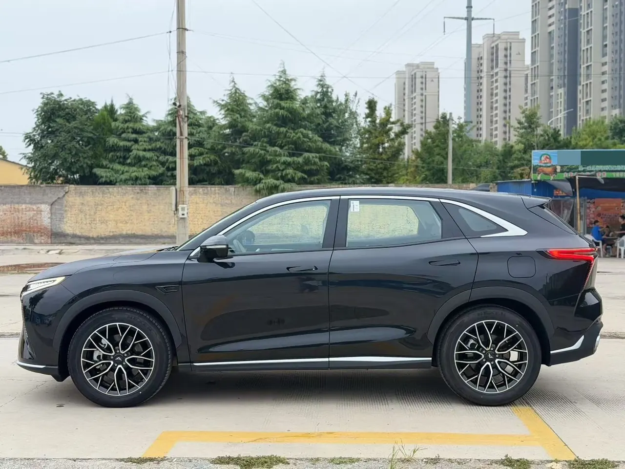 Victory Auto 2024 Kunlun I HD 1.5T Stepless 150km Enovate Administrative Edition Automatic Gear 8