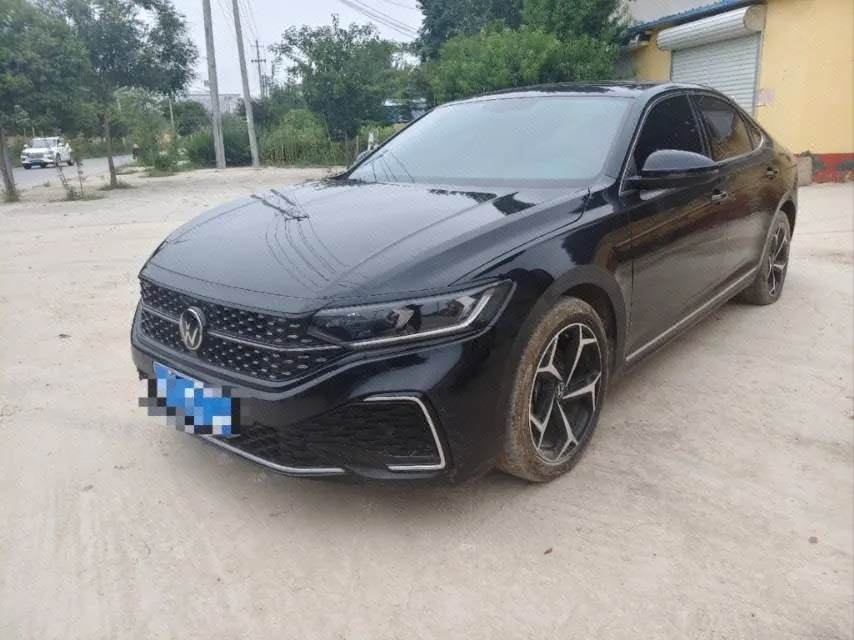 打开图片灯箱:Volkswagen 2024 Passat 2.0TSI 330TSI Star Elite Edition Automatic Gear