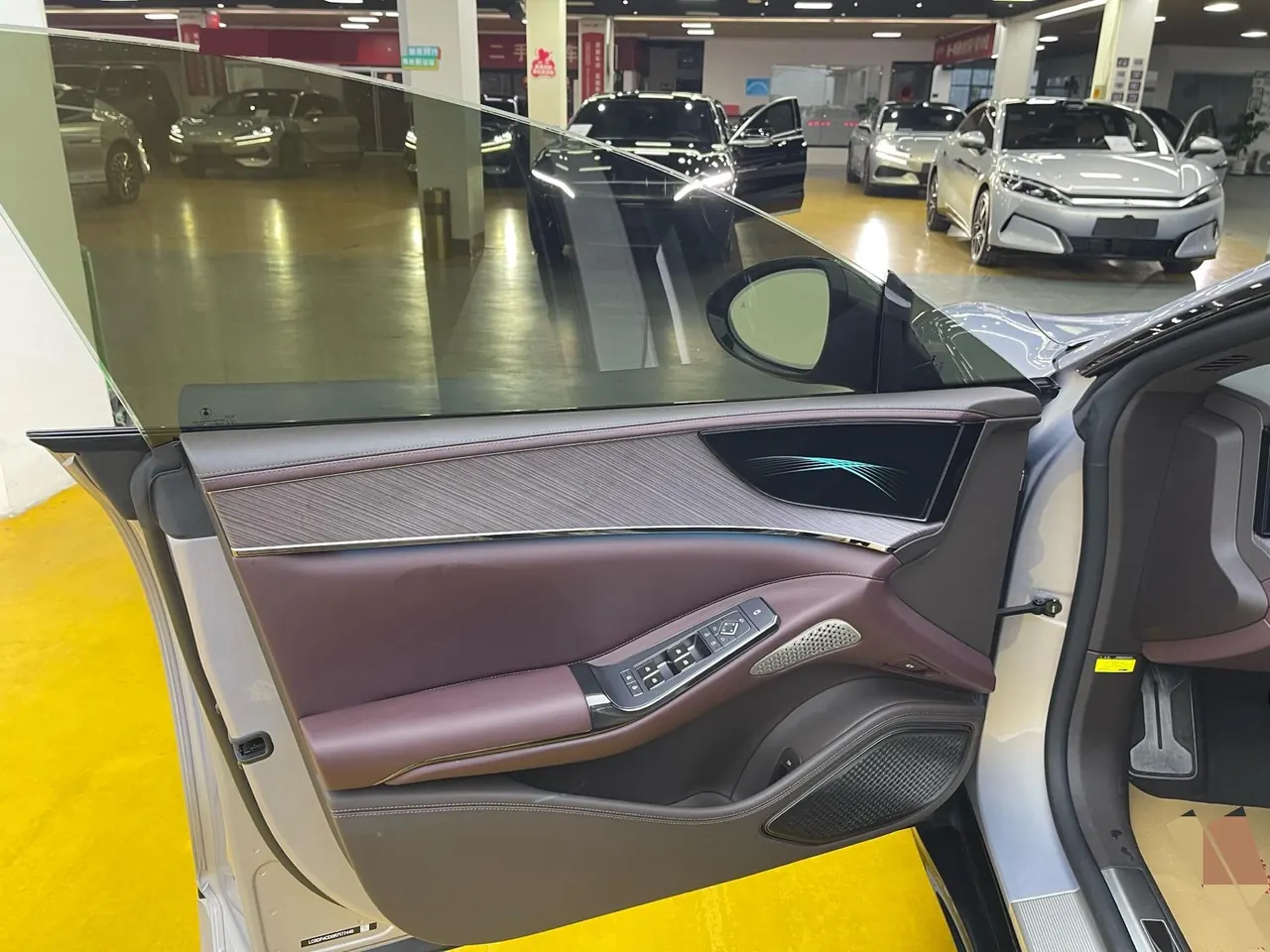 Denza 2024 Denza Z9GT 630 Four-wheel Drive Pro Edition Automatic Gear 3