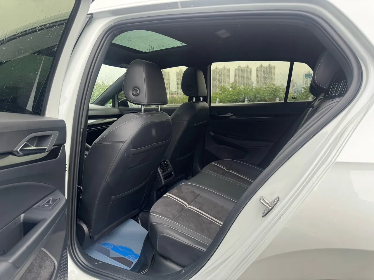 Volkswagen 2023 Golf 8 R-Line 1.4TSI 280TSI Lite (Modified) Automatic Gear 8